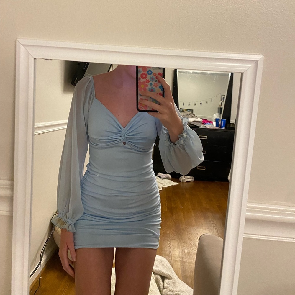 Light blue lulus puff sleeve dress